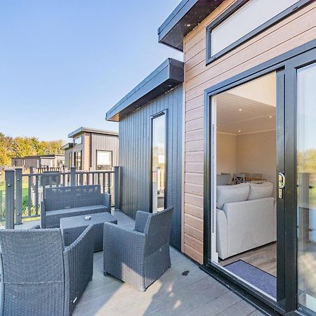 Waterside Hambleton Lakeside Lodges Poulton-le-Fylde Ngoại thất bức ảnh