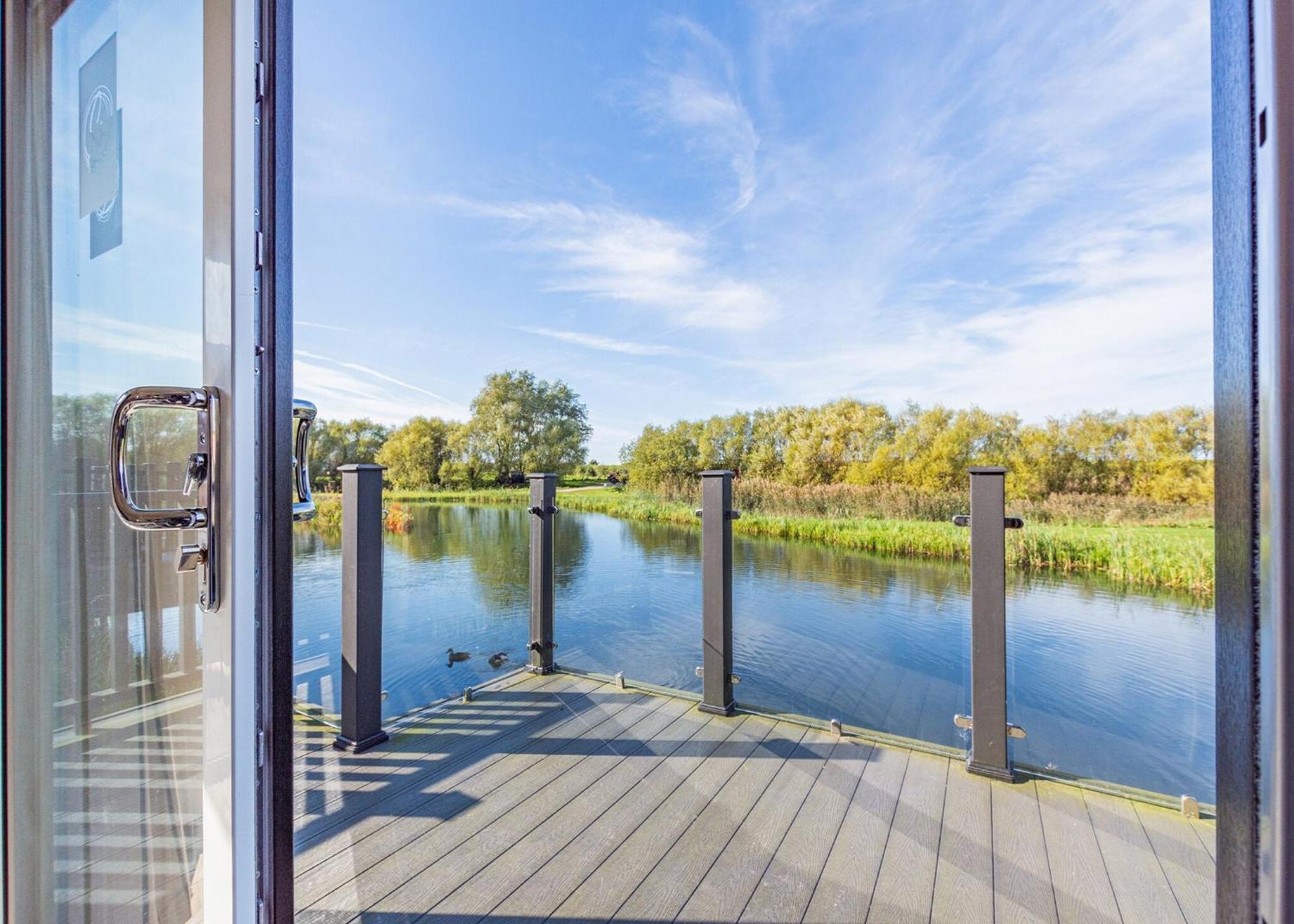 Waterside Hambleton Lakeside Lodges Poulton-le-Fylde Ngoại thất bức ảnh