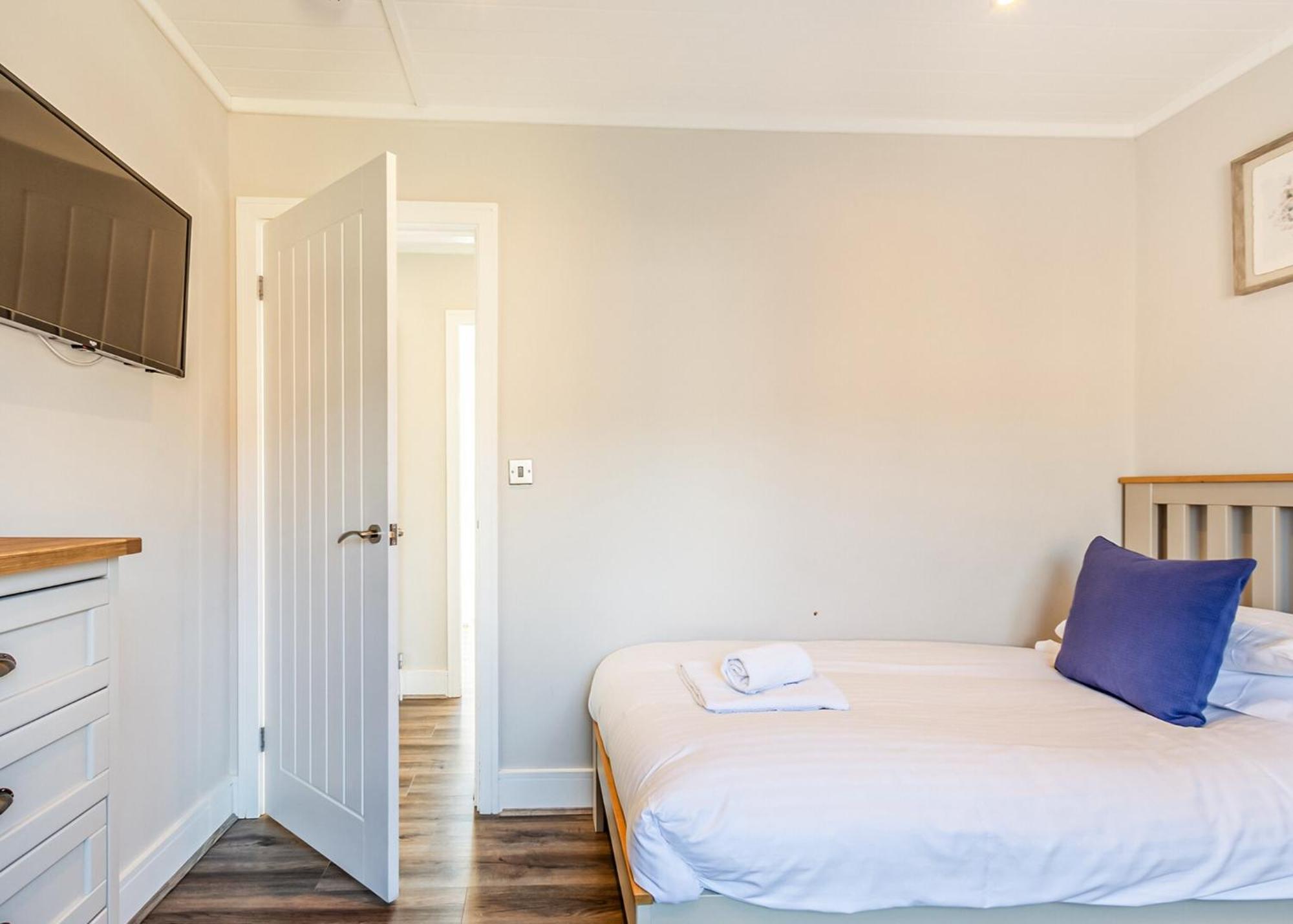 Waterside Hambleton Lakeside Lodges Poulton-le-Fylde Phòng bức ảnh
