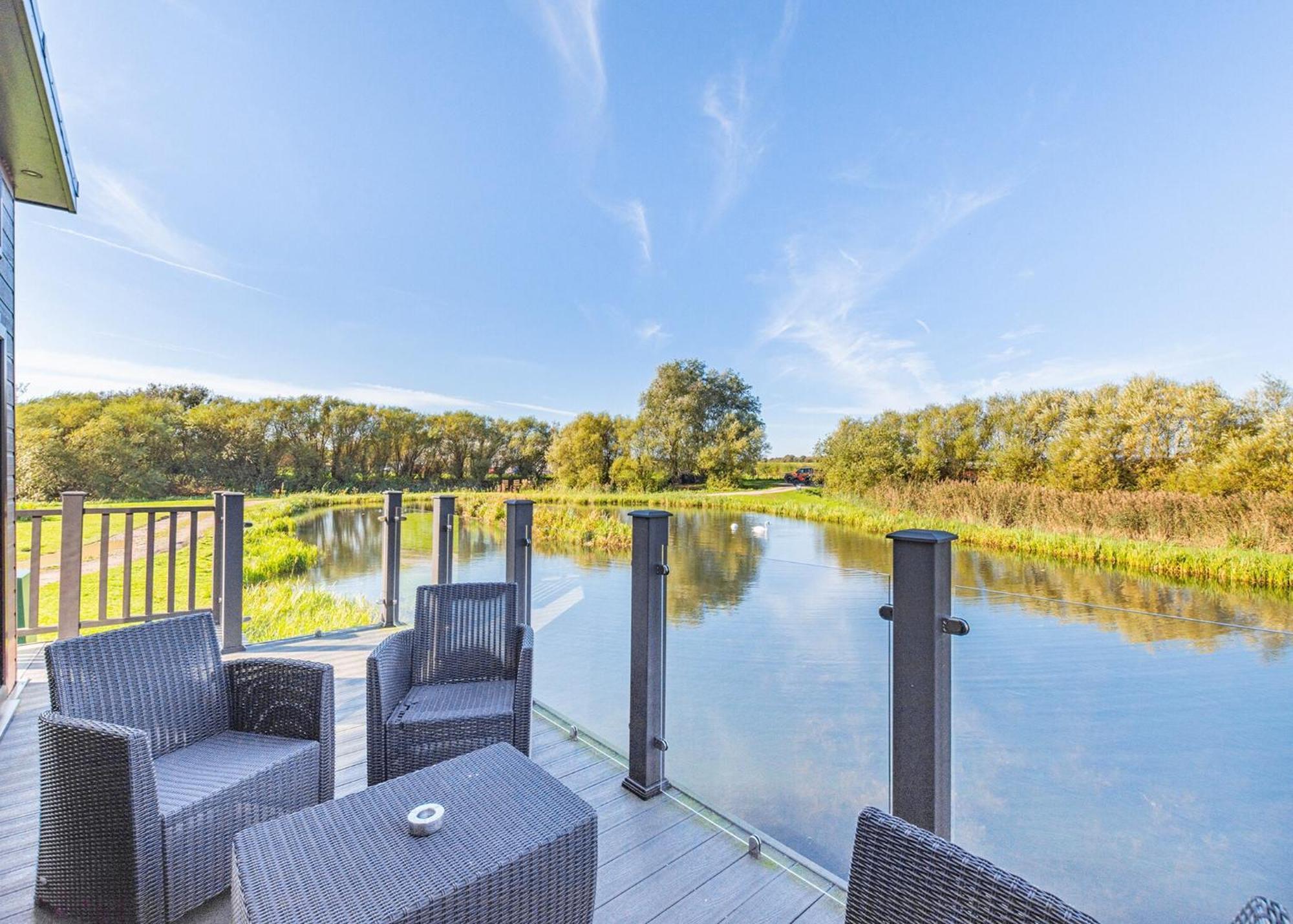 Waterside Hambleton Lakeside Lodges Poulton-le-Fylde Phòng bức ảnh