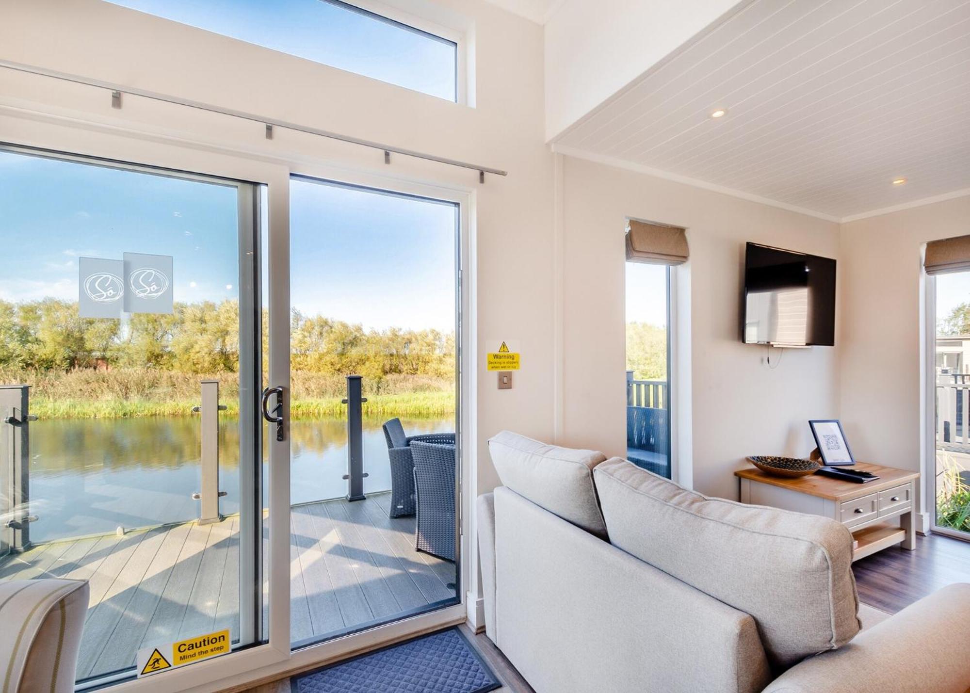 Waterside Hambleton Lakeside Lodges Poulton-le-Fylde Phòng bức ảnh