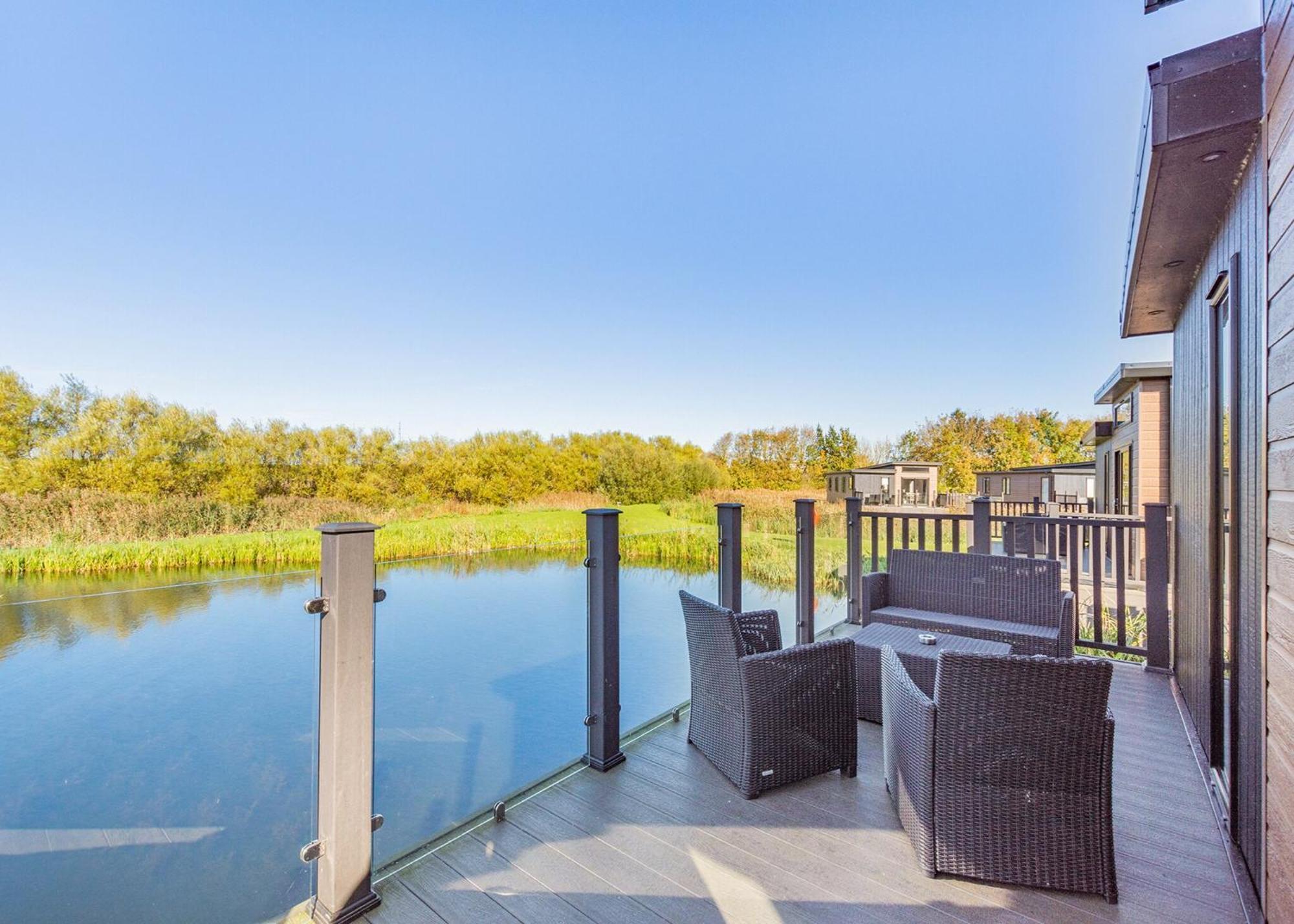 Waterside Hambleton Lakeside Lodges Poulton-le-Fylde Phòng bức ảnh