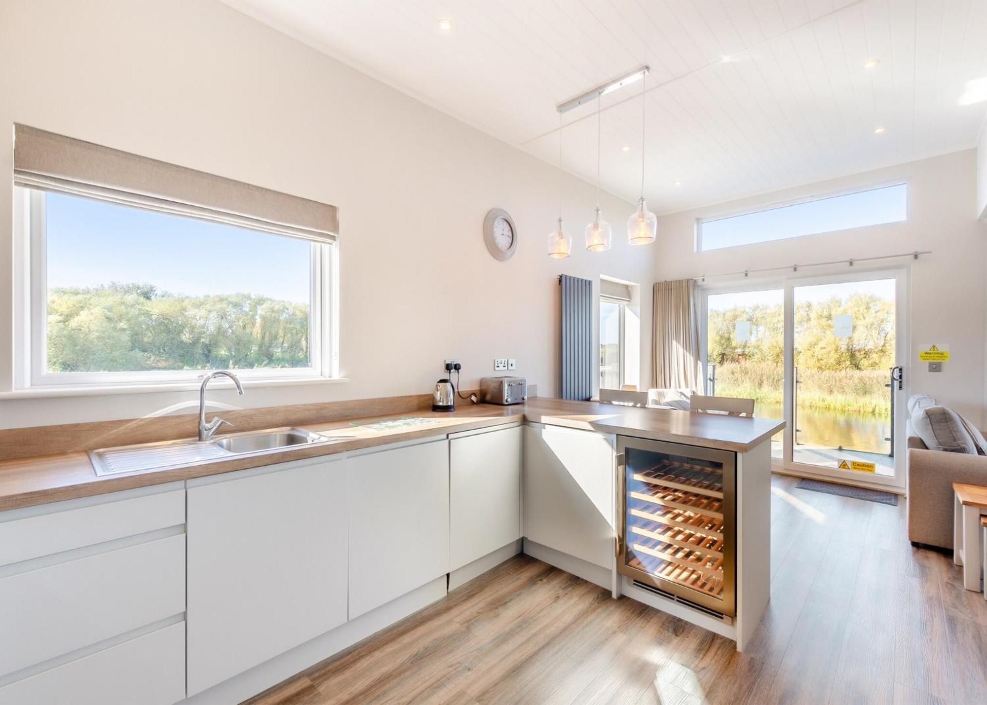Waterside Hambleton Lakeside Lodges Poulton-le-Fylde Phòng bức ảnh